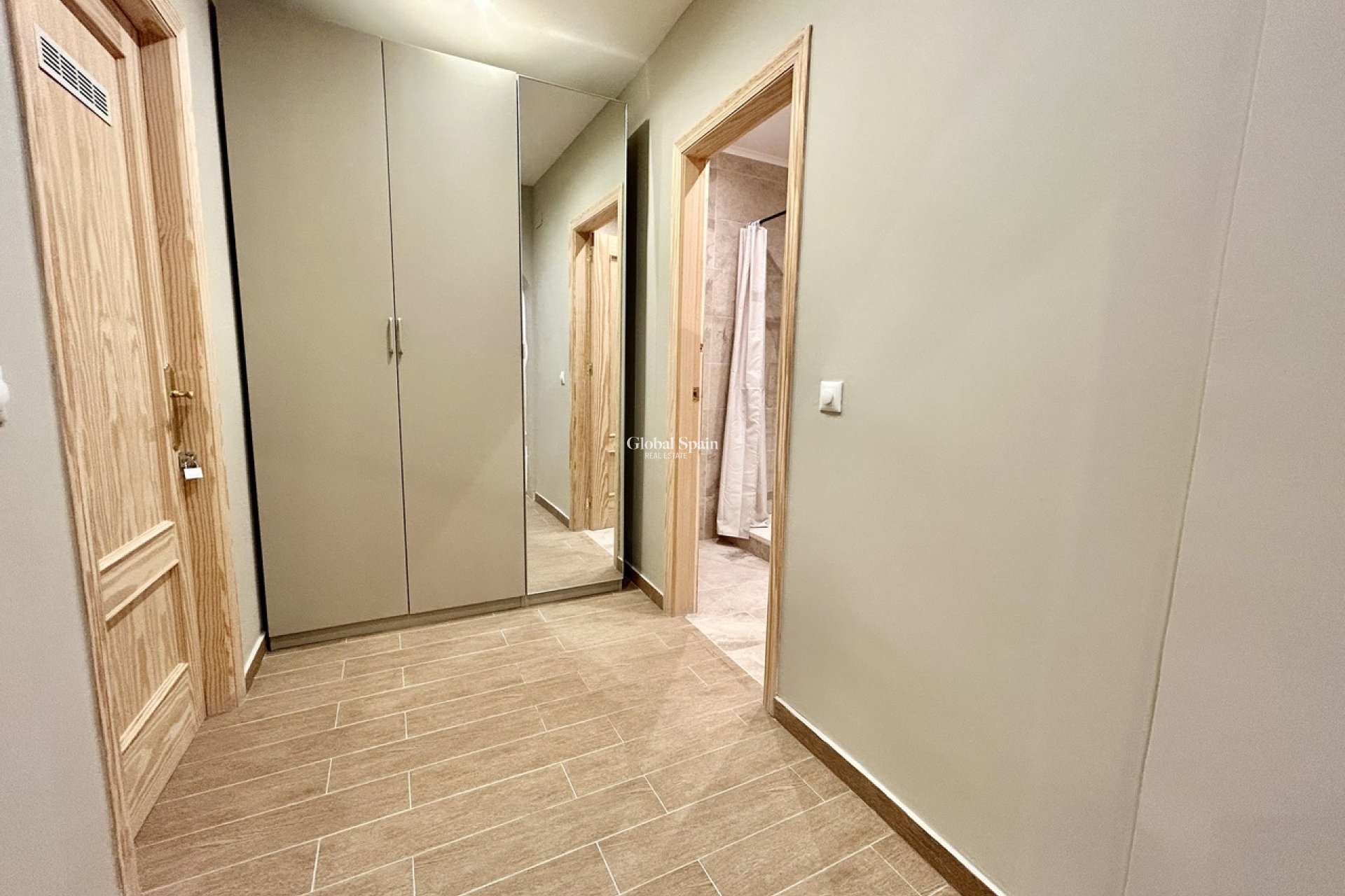 Resale - VILLA -
LA ZENIA - Costa Blanca
