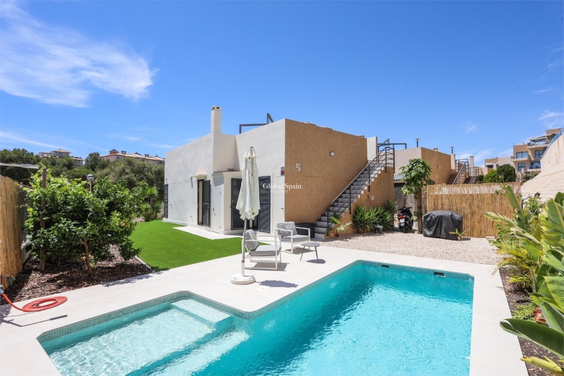 Resale - Villa -
LA ZENIA