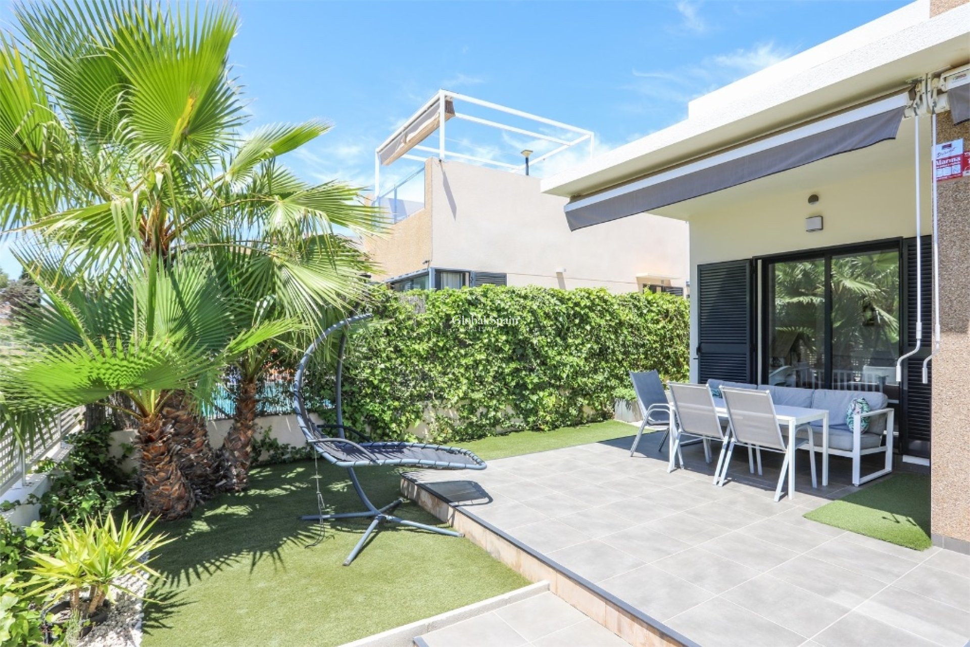 Resale - Villa -
LA ZENIA