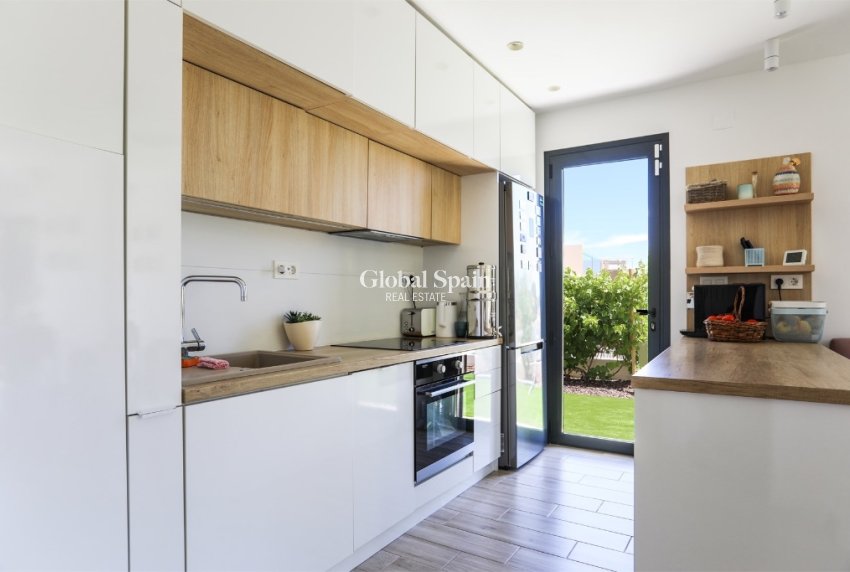 Resale - Villa -
LA ZENIA