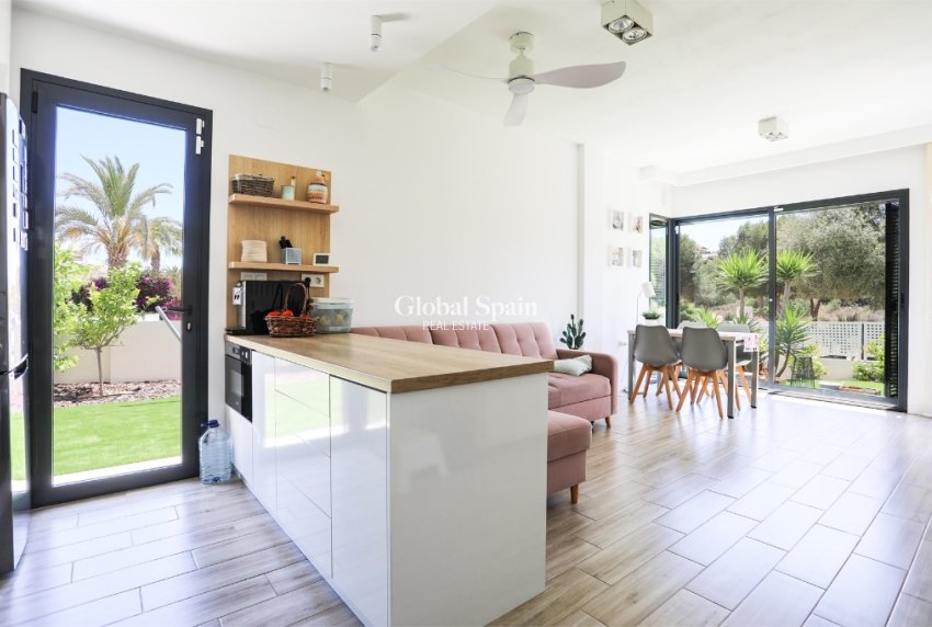 Resale - Villa -
LA ZENIA