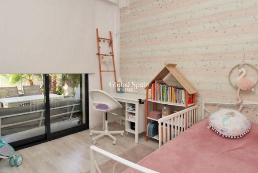 Resale - Villa -
LA ZENIA