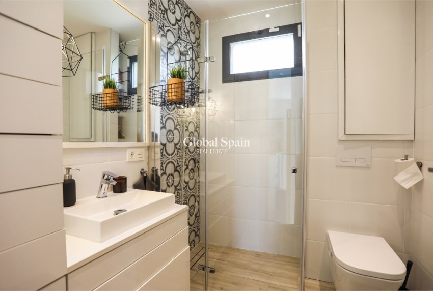 Resale - Villa -
LA ZENIA