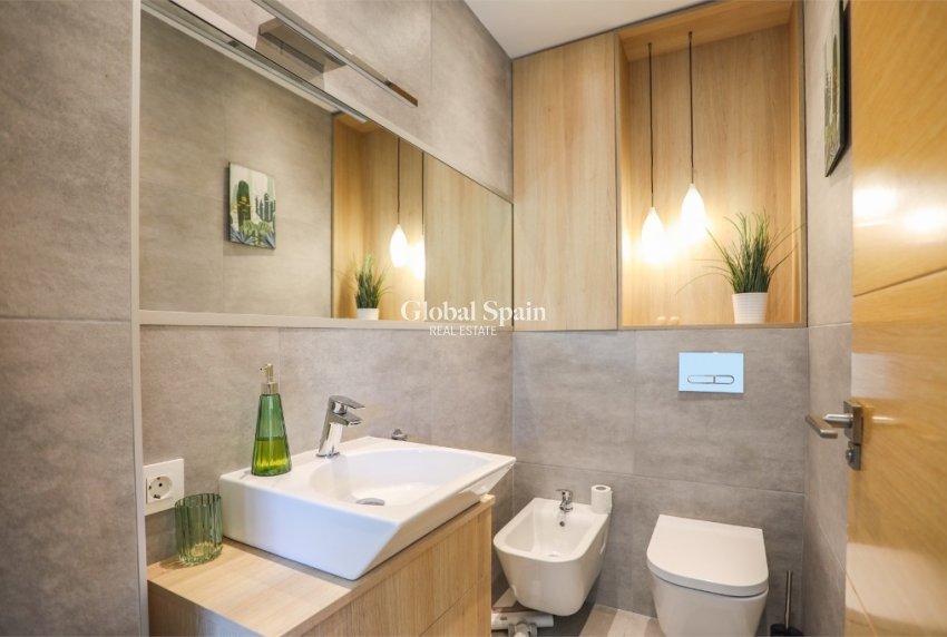 Resale - Villa -
LA ZENIA