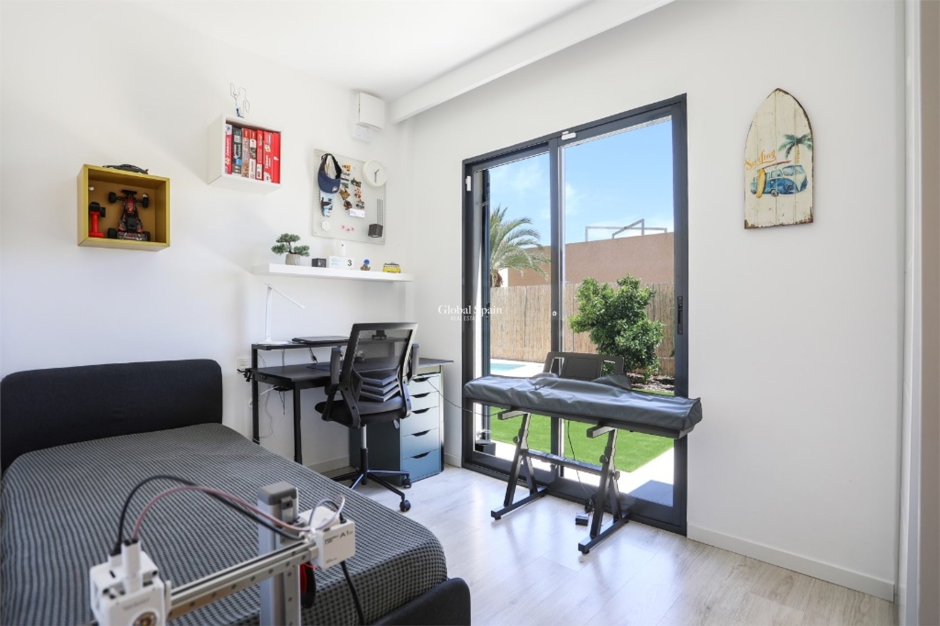 Resale - Villa -
LA ZENIA