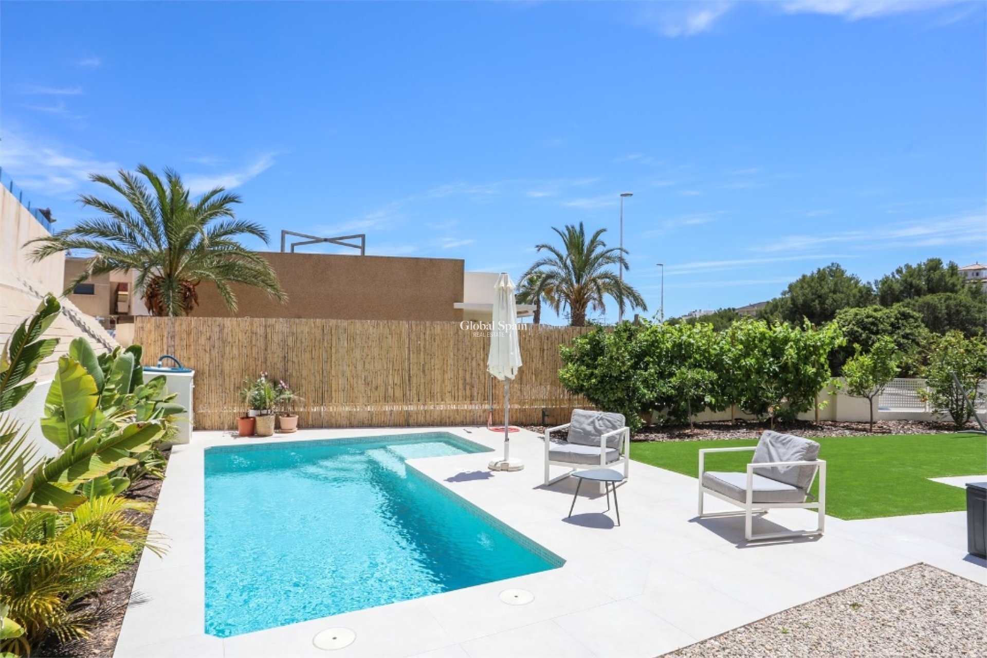 Resale - Villa -
LA ZENIA