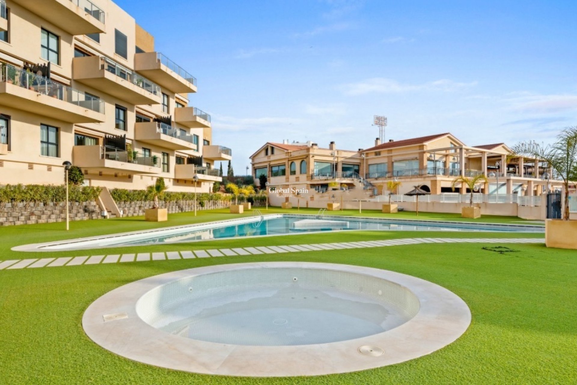 Resale - Villa -
LA ZENIA