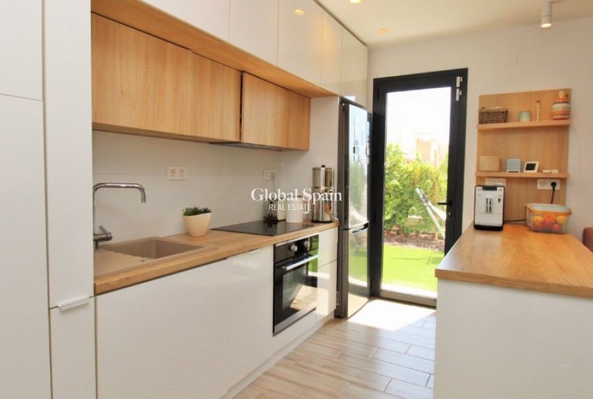 Resale - Villa -
LA ZENIA