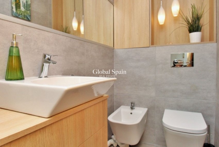 Resale - Villa -
LA ZENIA