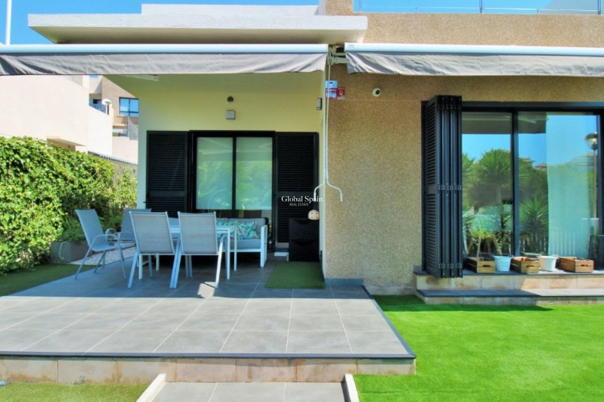 Resale - Villa -
LA ZENIA