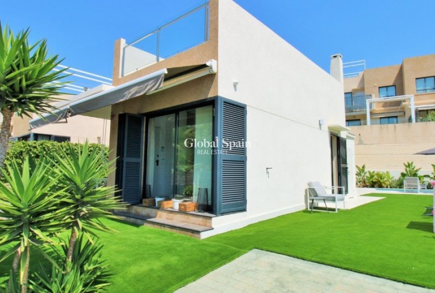 Resale - Villa -
LA ZENIA