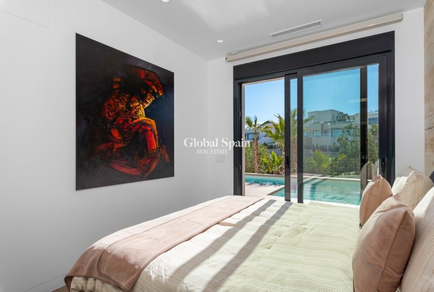 Resale - VILLA -
LAS COLINAS GOLF RESORT - Costa Blanca