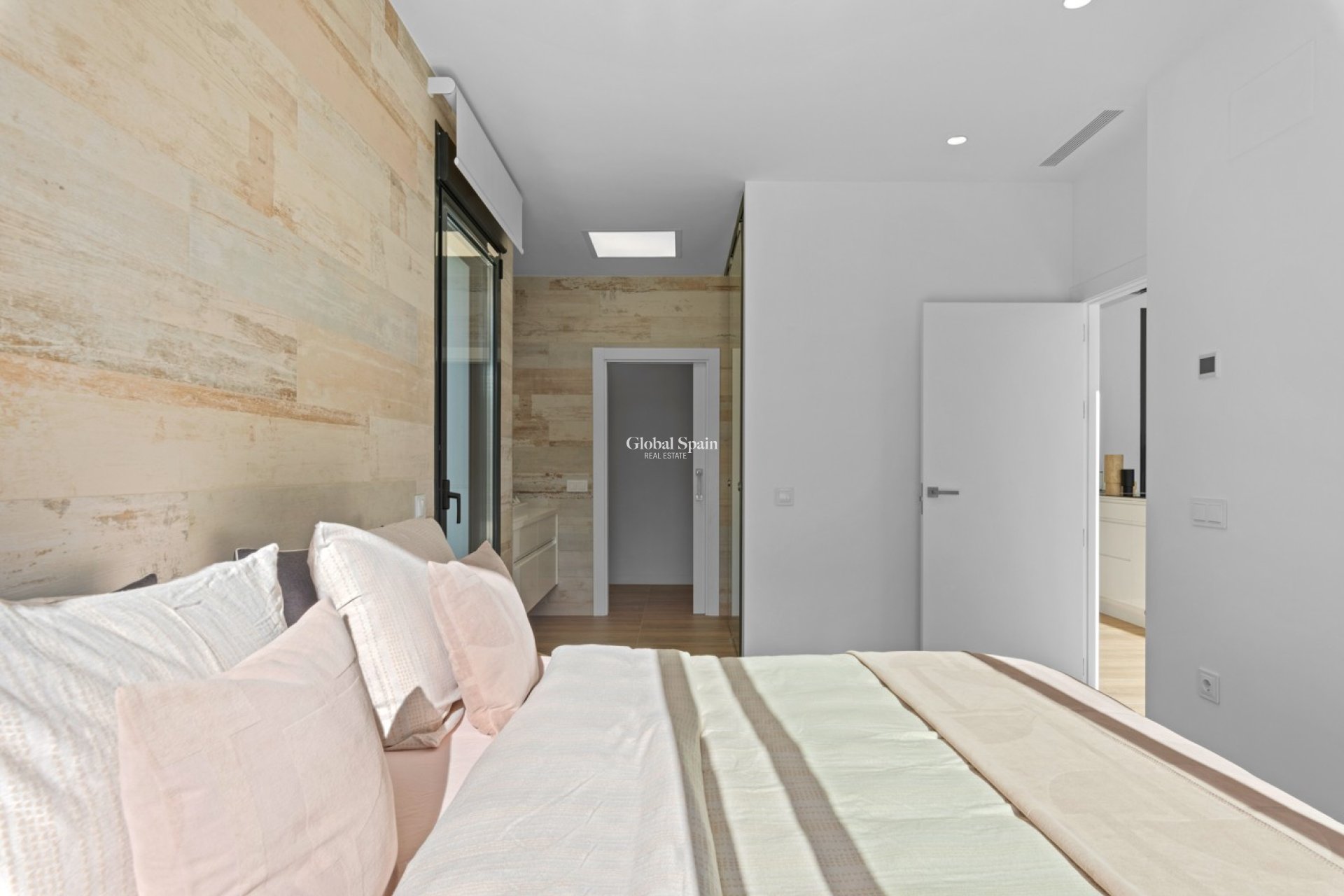 Resale - VILLA -
LAS COLINAS GOLF RESORT - Costa Blanca