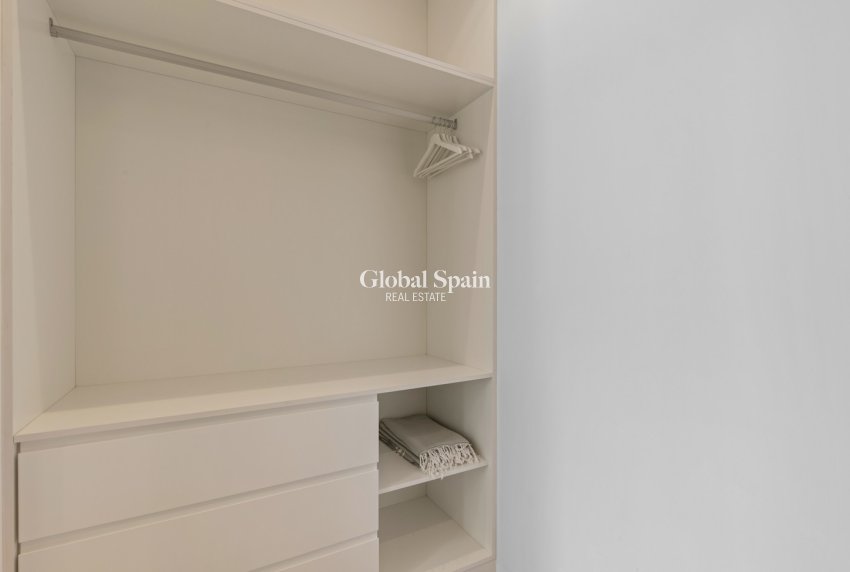 Resale - VILLA -
LAS COLINAS GOLF RESORT - Costa Blanca