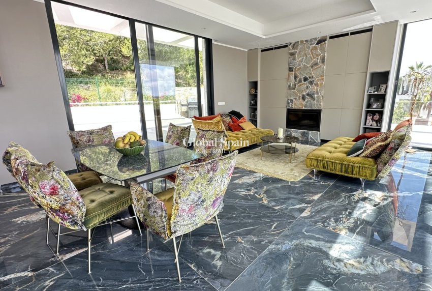 Resale - VILLA -
LAS COLINAS GOLF RESORT - Costa Blanca