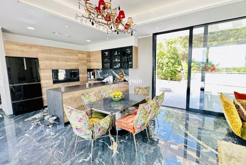 Resale - VILLA -
LAS COLINAS GOLF RESORT - Costa Blanca