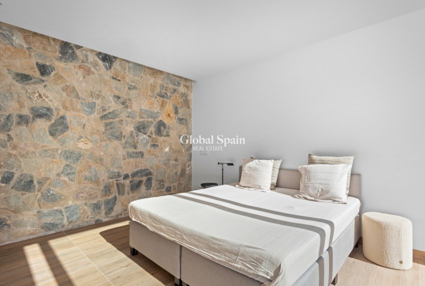 Resale - VILLA -
LAS COLINAS GOLF RESORT - Costa Blanca