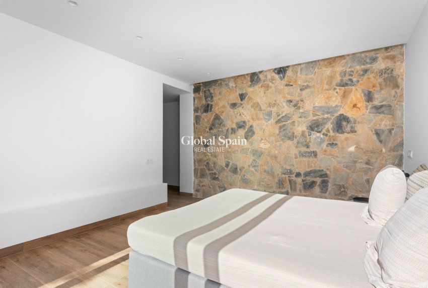 Resale - VILLA -
LAS COLINAS GOLF RESORT - Costa Blanca