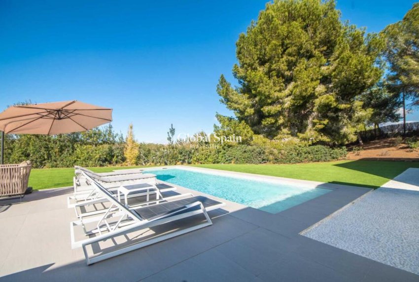 Resale - VILLA -
LAS COLINAS GOLF RESORT - Costa Blanca