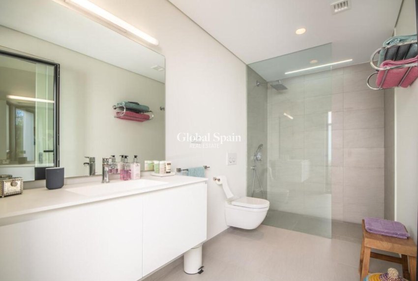 Resale - VILLA -
LAS COLINAS GOLF RESORT - Costa Blanca