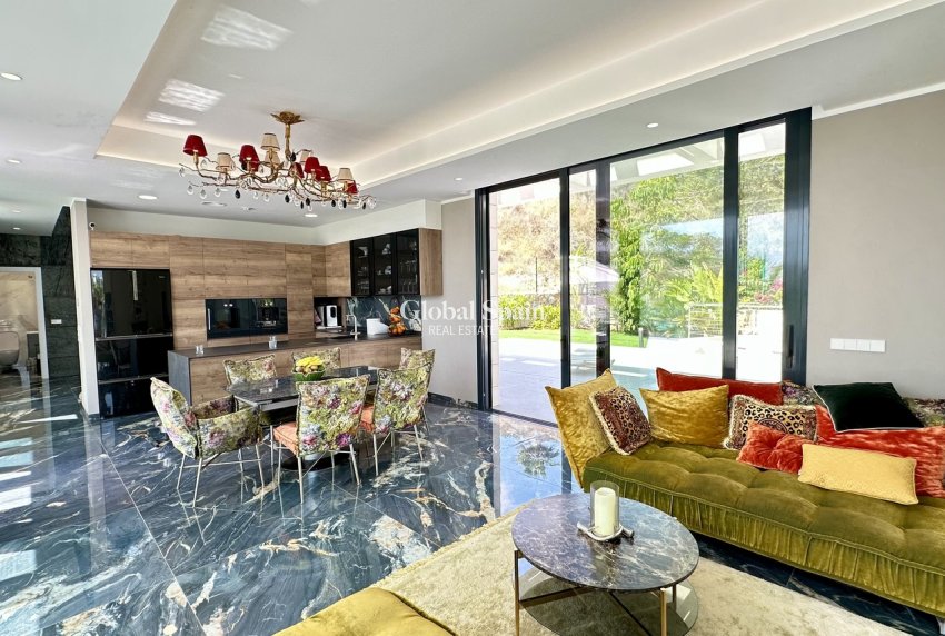 Resale - VILLA -
LAS COLINAS GOLF RESORT - Costa Blanca