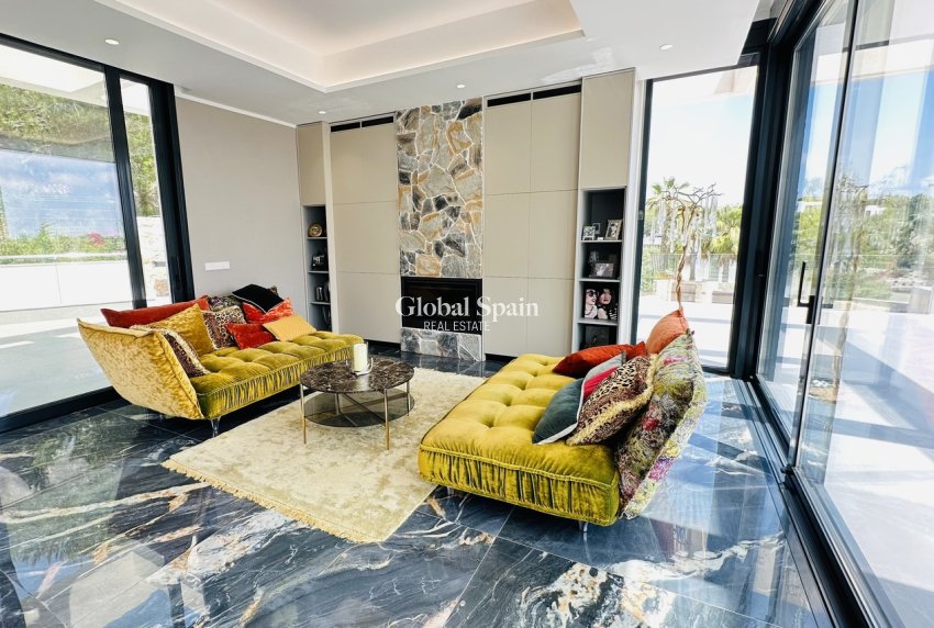 Resale - VILLA -
LAS COLINAS GOLF RESORT - Costa Blanca