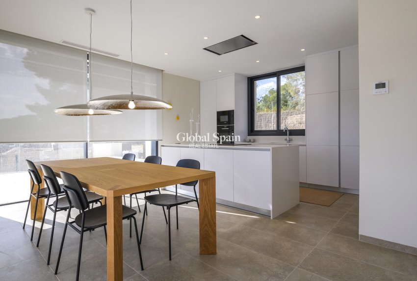 Resale - VILLA -
LAS COLINAS GOLF RESORT - Costa Blanca