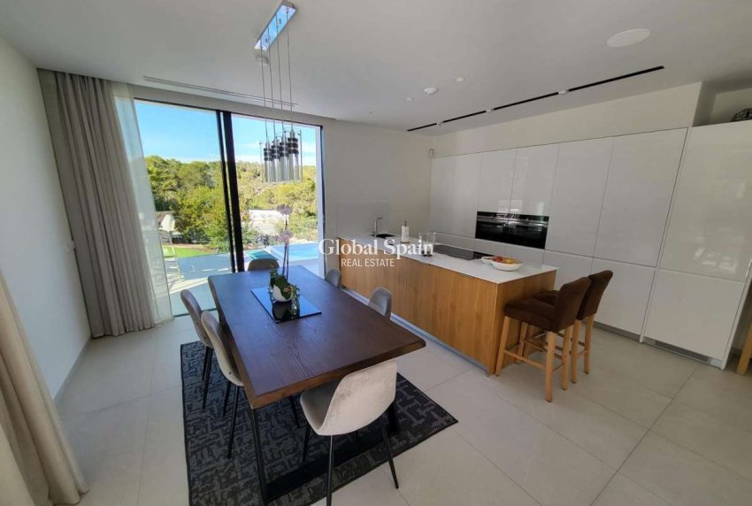 Resale - VILLA -
LAS COLINAS GOLF RESORT - Costa Blanca