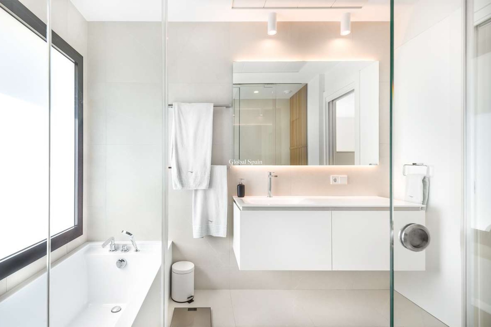 Resale - VILLA -
LAS COLINAS GOLF RESORT - Costa Blanca