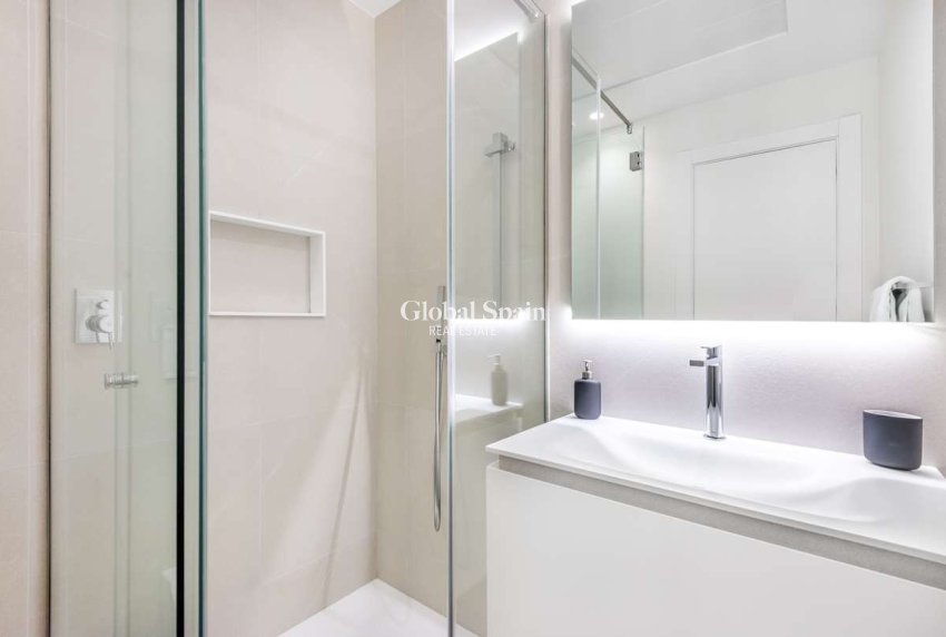 Resale - VILLA -
LAS COLINAS GOLF RESORT - Costa Blanca