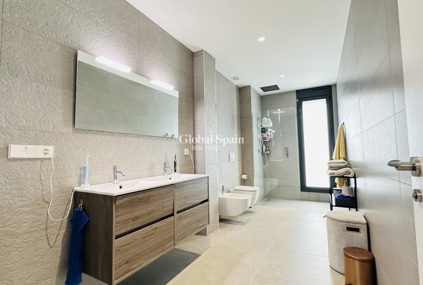 Resale - VILLA -
LAS COLINAS GOLF RESORT - Costa Blanca