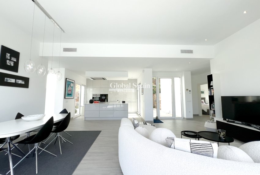 Resale - VILLA -
LAS COLINAS GOLF RESORT - Costa Blanca