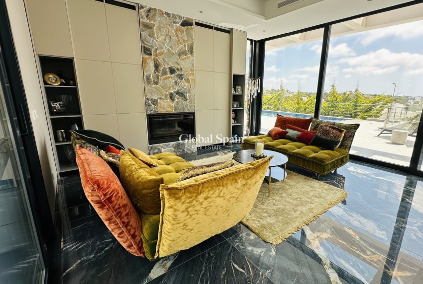 Resale - VILLA -
LAS COLINAS GOLF RESORT - Costa Blanca