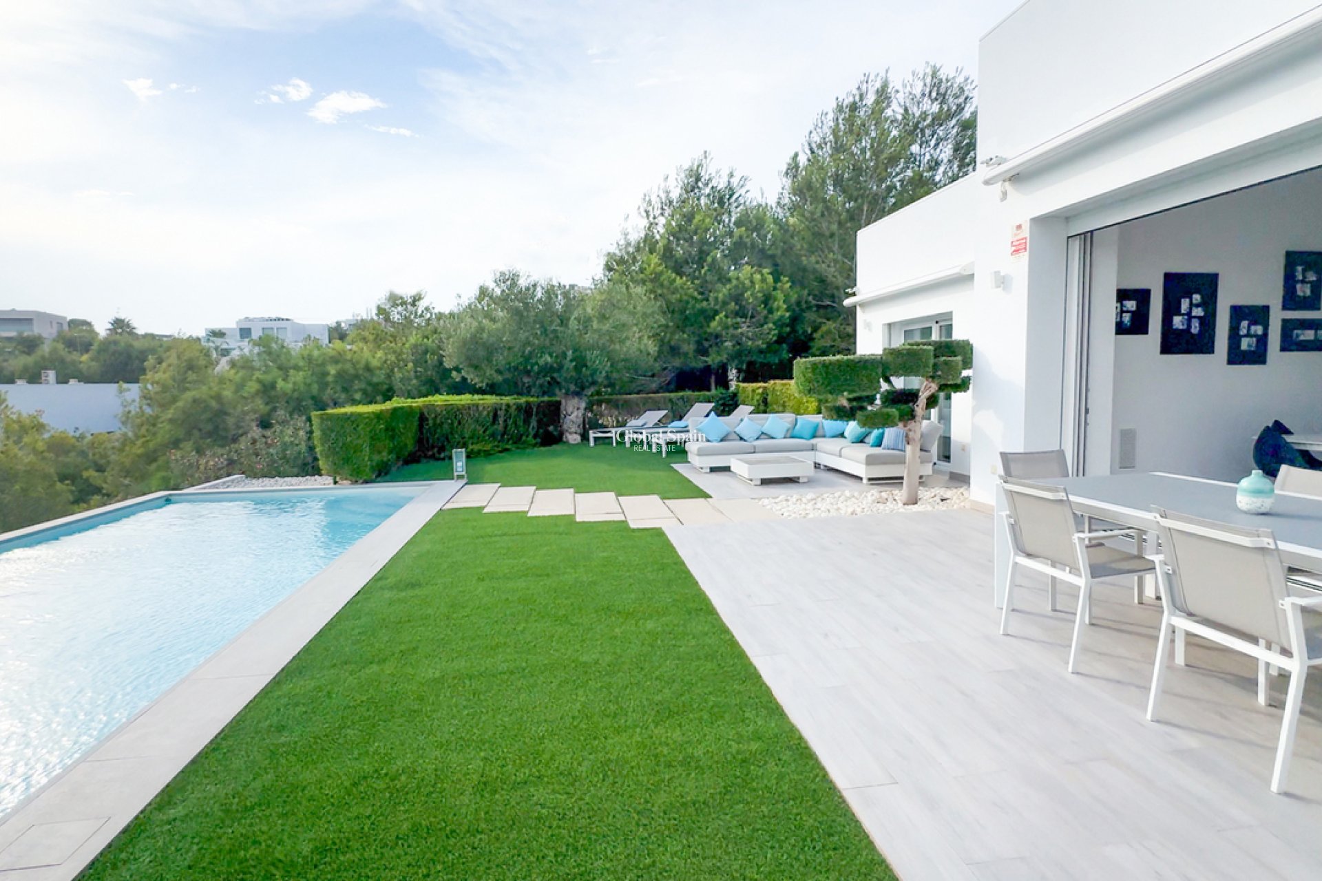 Resale - VILLA -
LAS COLINAS GOLF RESORT - Costa Blanca