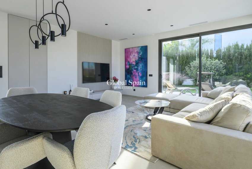 Resale - VILLA -
LAS COLINAS GOLF RESORT - Costa Blanca