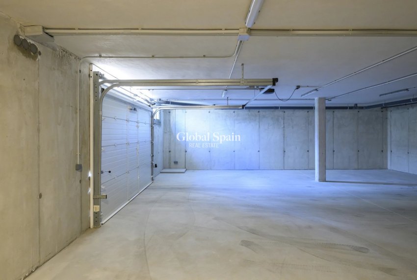 Resale - VILLA -
LAS COLINAS GOLF RESORT - Costa Blanca