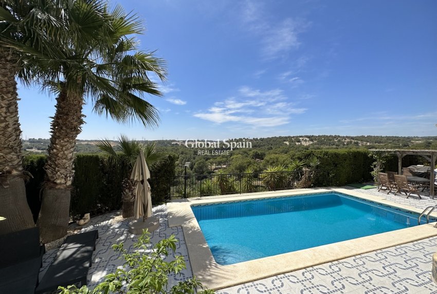 Resale - VILLA -
LAS RAMBLAS GOLF - Inland