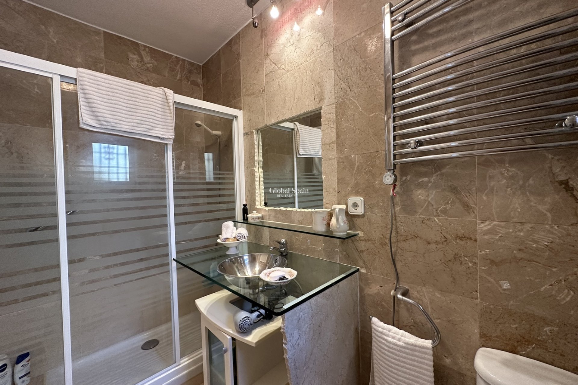 Resale - VILLA -
LAS RAMBLAS GOLF - Inland