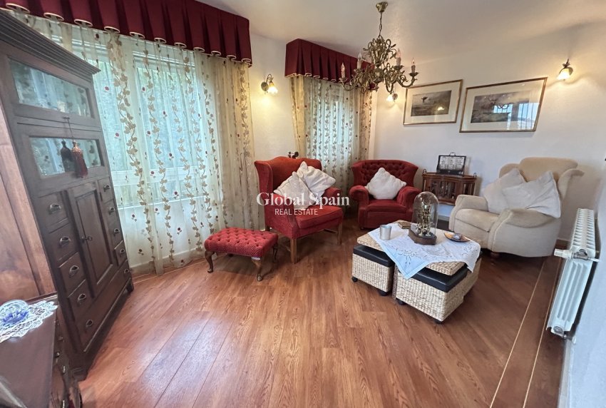 Resale - VILLA -
LAS RAMBLAS GOLF - Inland
