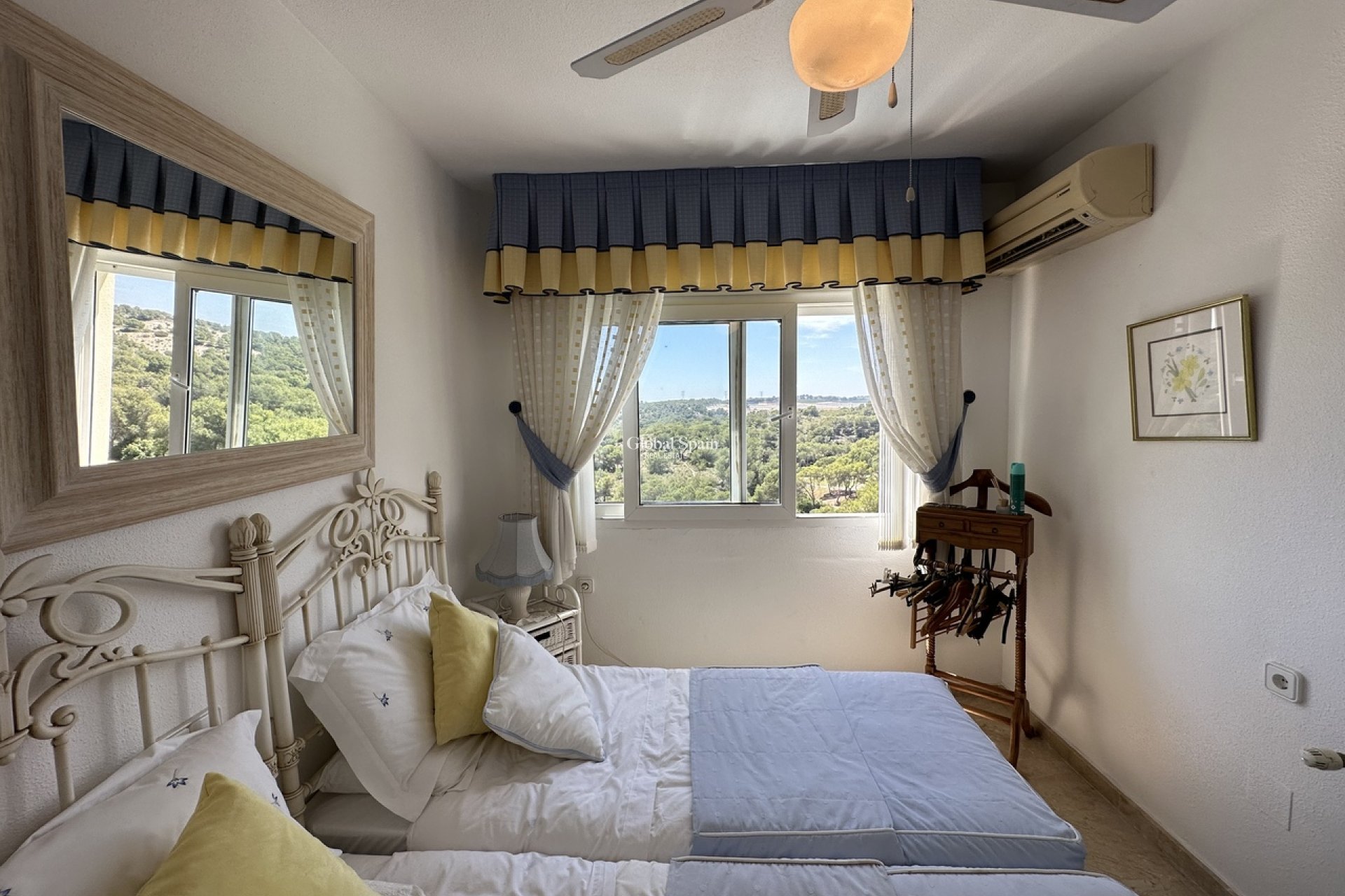 Resale - VILLA -
LAS RAMBLAS GOLF - Inland