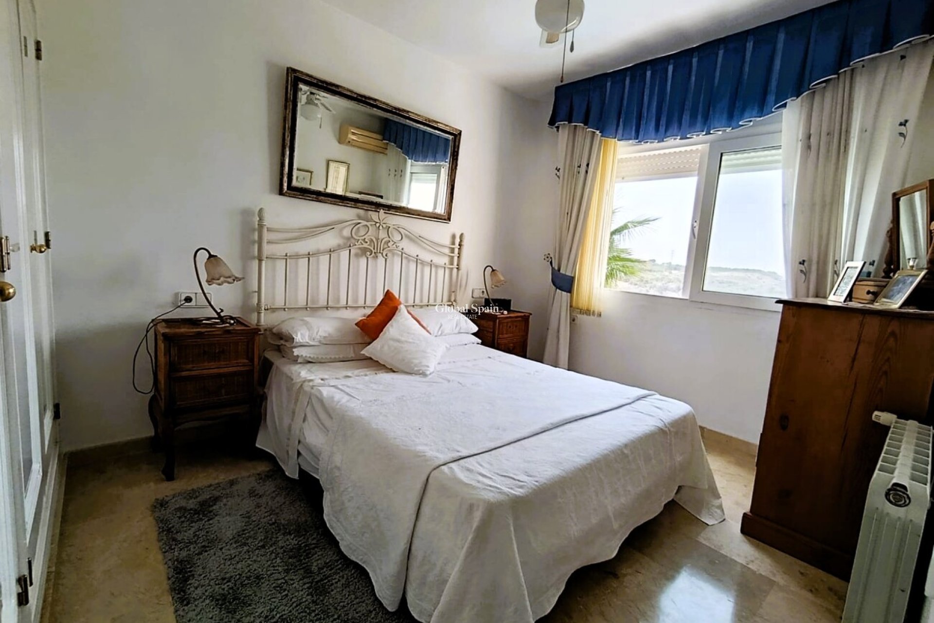 Resale - VILLA -
LAS RAMBLAS GOLF - Inland