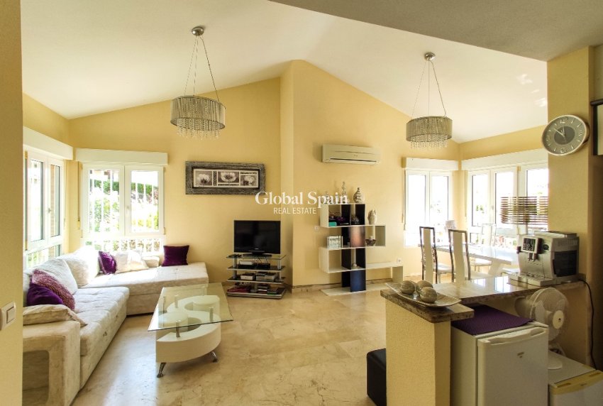 Resale - Villa -
Las Ramblas