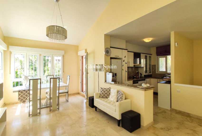 Resale - Villa -
Las Ramblas