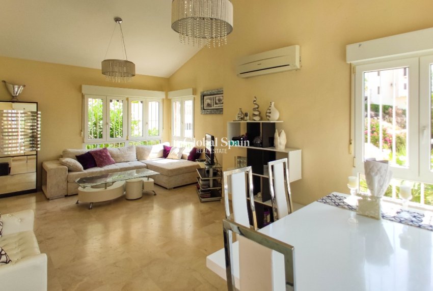 Resale - Villa -
Las Ramblas