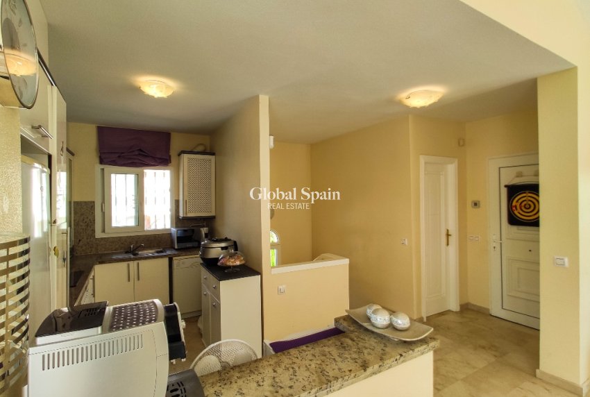 Resale - Villa -
Las Ramblas