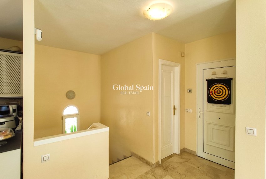 Resale - Villa -
Las Ramblas