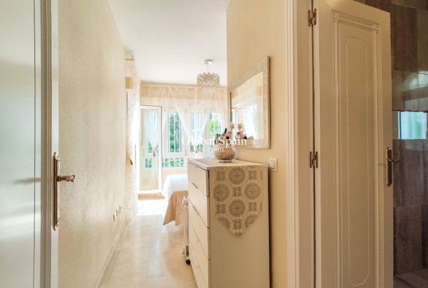 Resale - Villa -
Las Ramblas