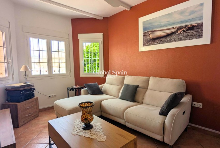 Resale - VILLA -
LO CRISPÍN - Inland