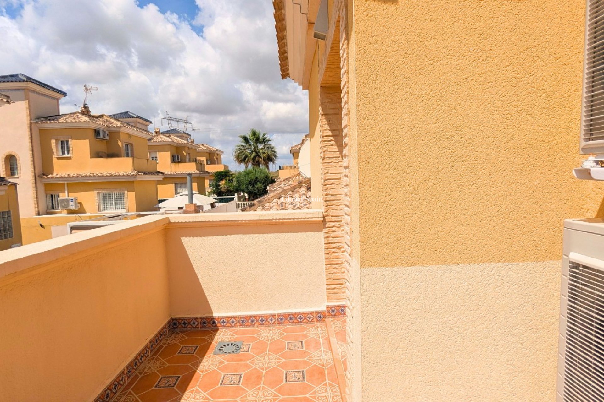 Resale - VILLA -
LO CRISPÍN - Inland