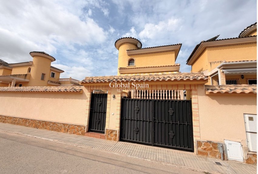 Resale - VILLA -
LO CRISPÍN - Inland